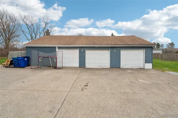 $289,000 | 1085 Tonawanda Creek Road, Amherst, NY 14228