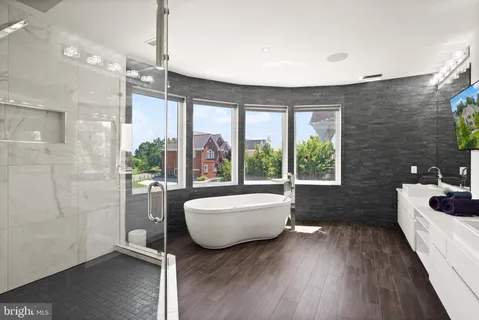 $2,499,000 | 6600 Reserves Hill Court, Annandale, VA 22003