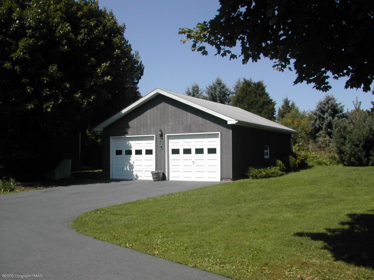 519 Sandt Road Wind Gap, PA 18091 - Photo 3 of 15 2 car garage
