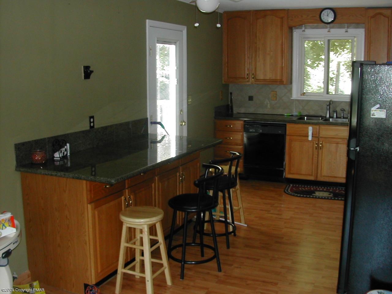 519 Sandt Road Wind Gap, PA 18091 - Photo 6 of 15 Breakfast bar area