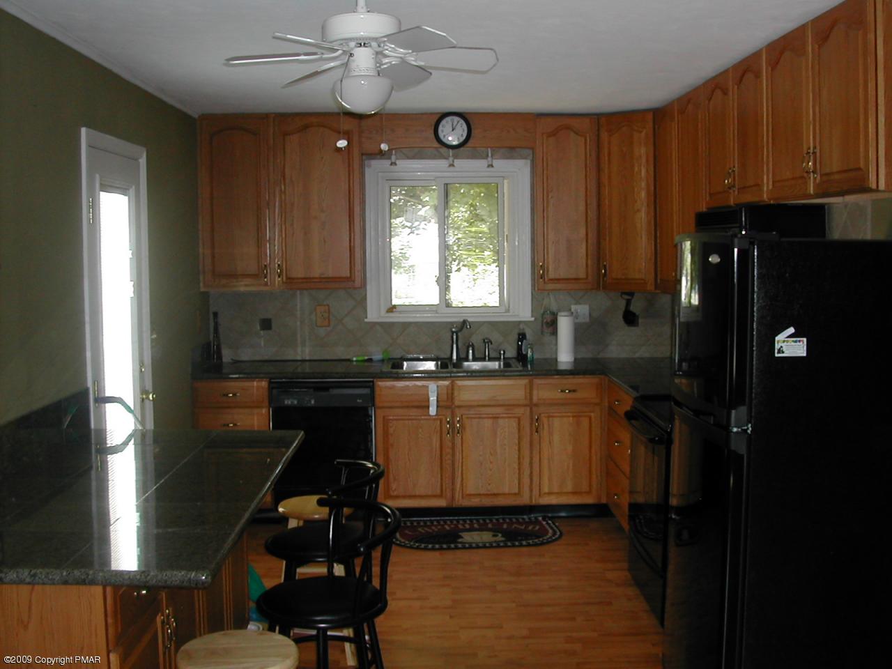 519 Sandt Road Wind Gap, PA 18091 - Photo 7 of 15 Kitchen