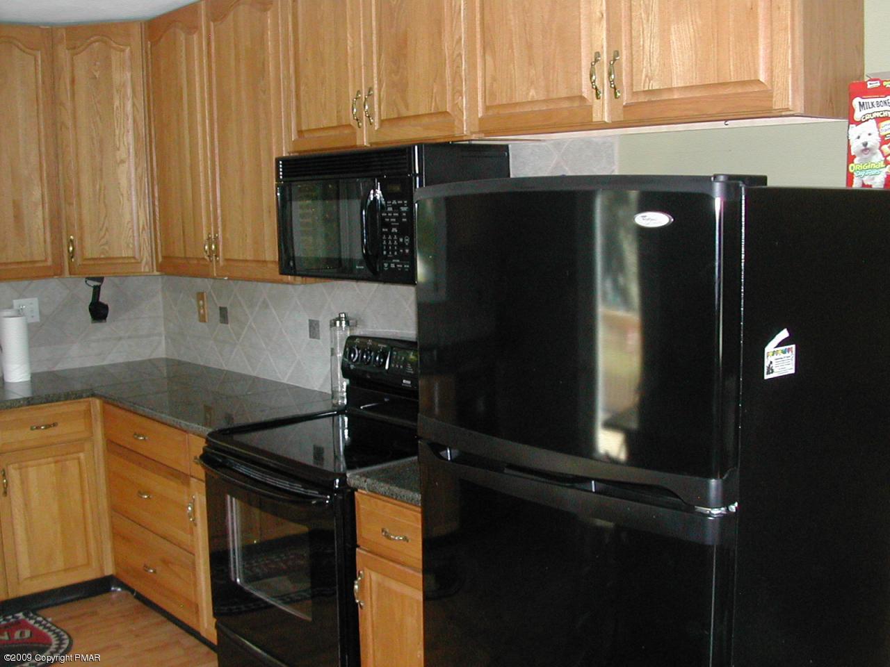 519 Sandt Road Wind Gap, PA 18091 - Photo 8 of 15 Kitchen appliances stay