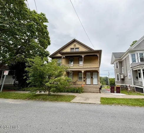 $3,400 | 130 Woodlawn Avenue, Unit 2, Saratoga Springs, NY 12866