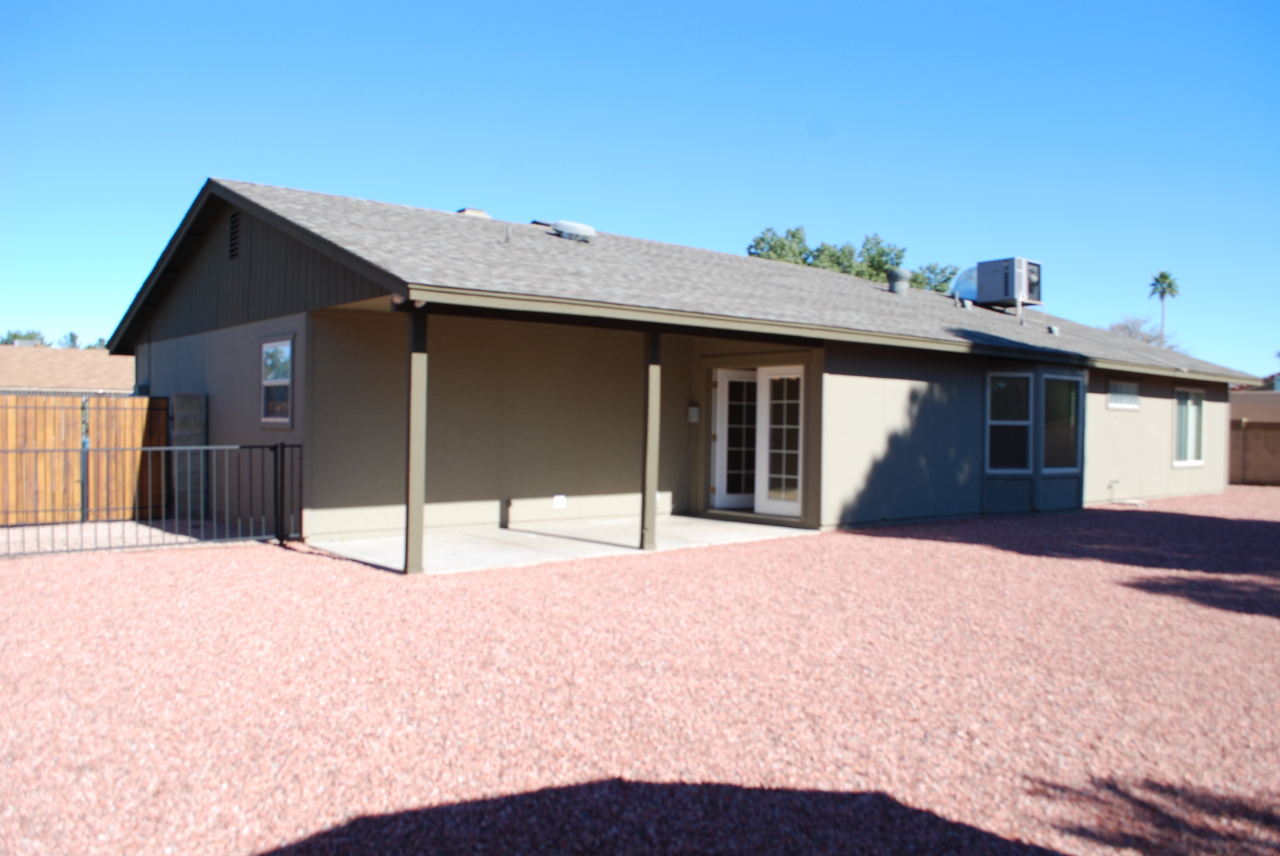 4223 East Hearn Road Phoenix, AZ 85032 - Photo 4 of 19 Back