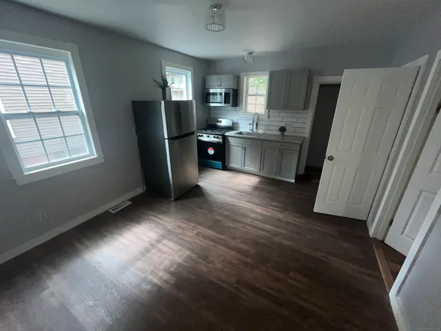 $1,650 | 212 Newhall Street, Unit 1, New Haven, CT 06511