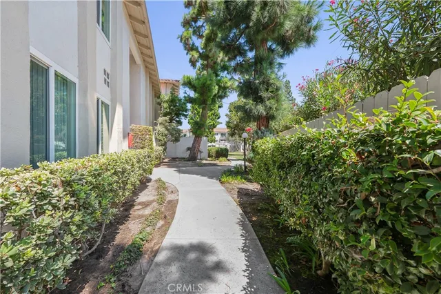 $3,395 | 18225 Kingsdale Avenue, Unit 207, Redondo Beach, CA 90278
