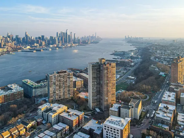 $2,650 | 6040 Boulevard East, Unit 14F, West New York, NJ 07093