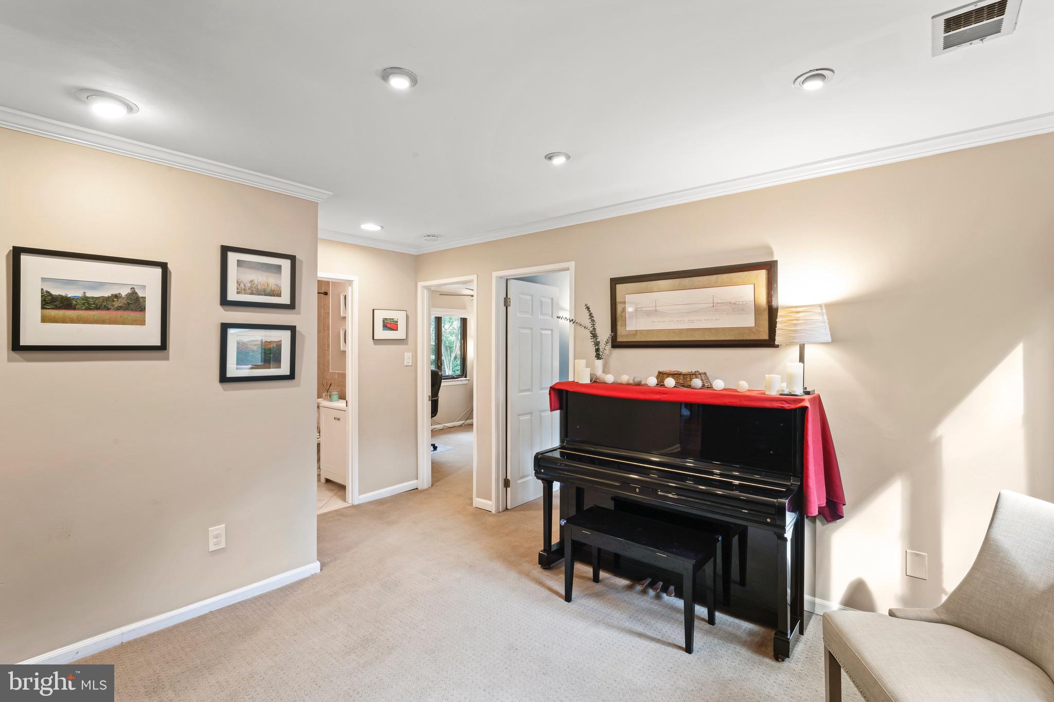 11300 Gatesborough Lane Reston, VA 20191 - Photo 20 of 55 Gallery Image 20
