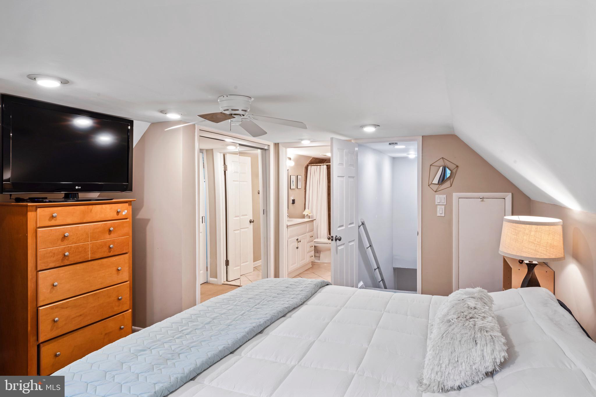11300 Gatesborough Lane Reston, VA 20191 - Photo 37 of 55 Gallery Image 37
