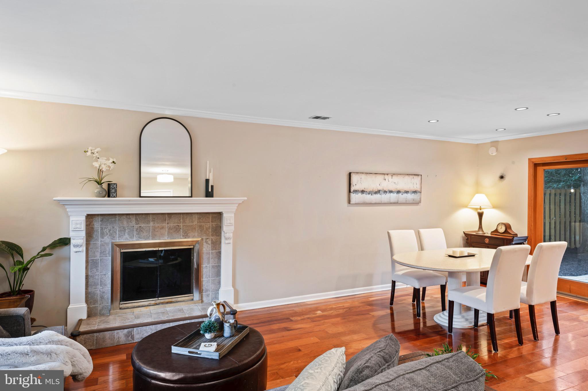 11300 Gatesborough Lane Reston, VA 20191 - Photo 4 of 55 Gallery Image 4