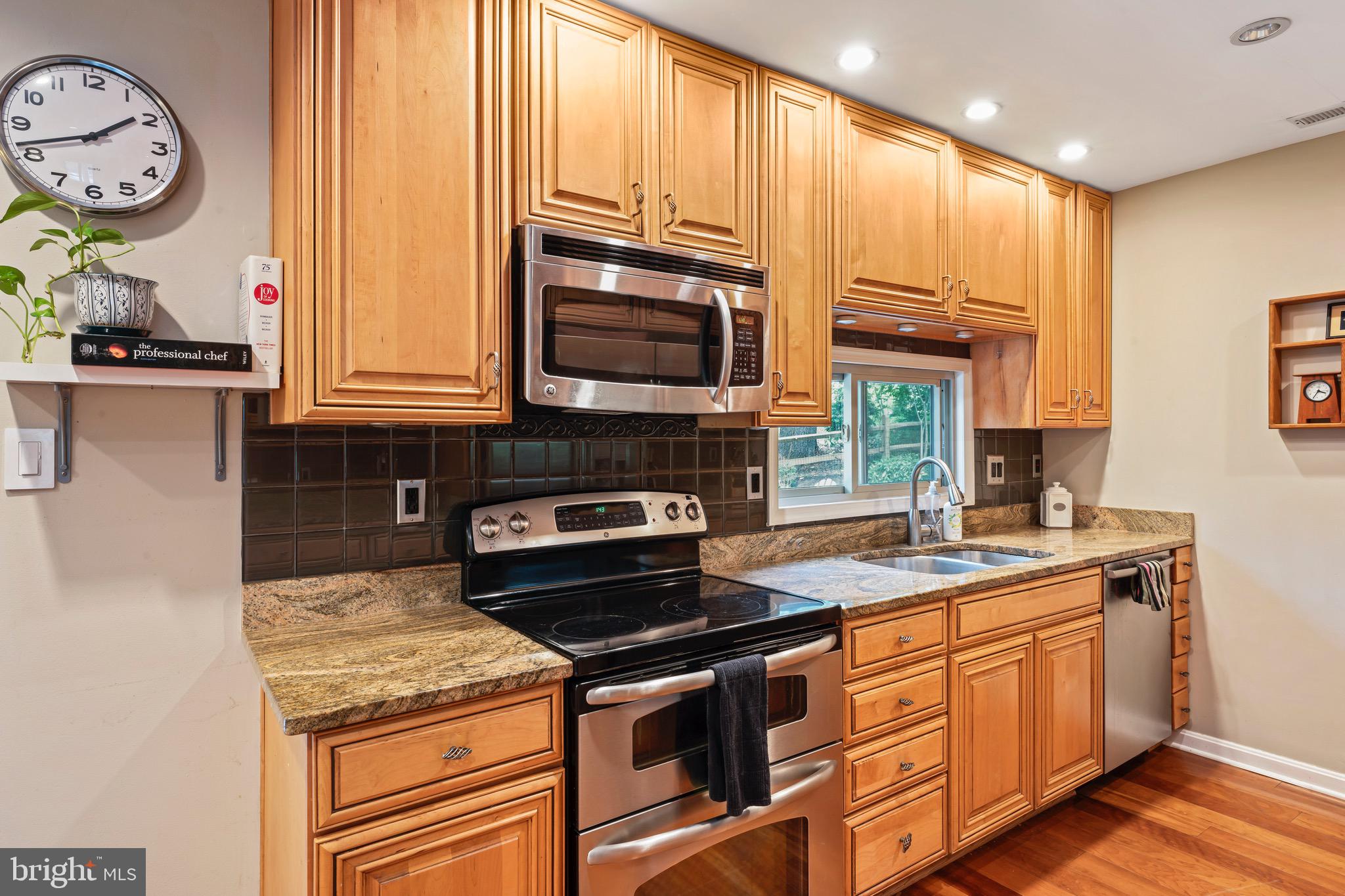 11300 Gatesborough Lane Reston, VA 20191 - Photo 9 of 55 Gallery Image 9