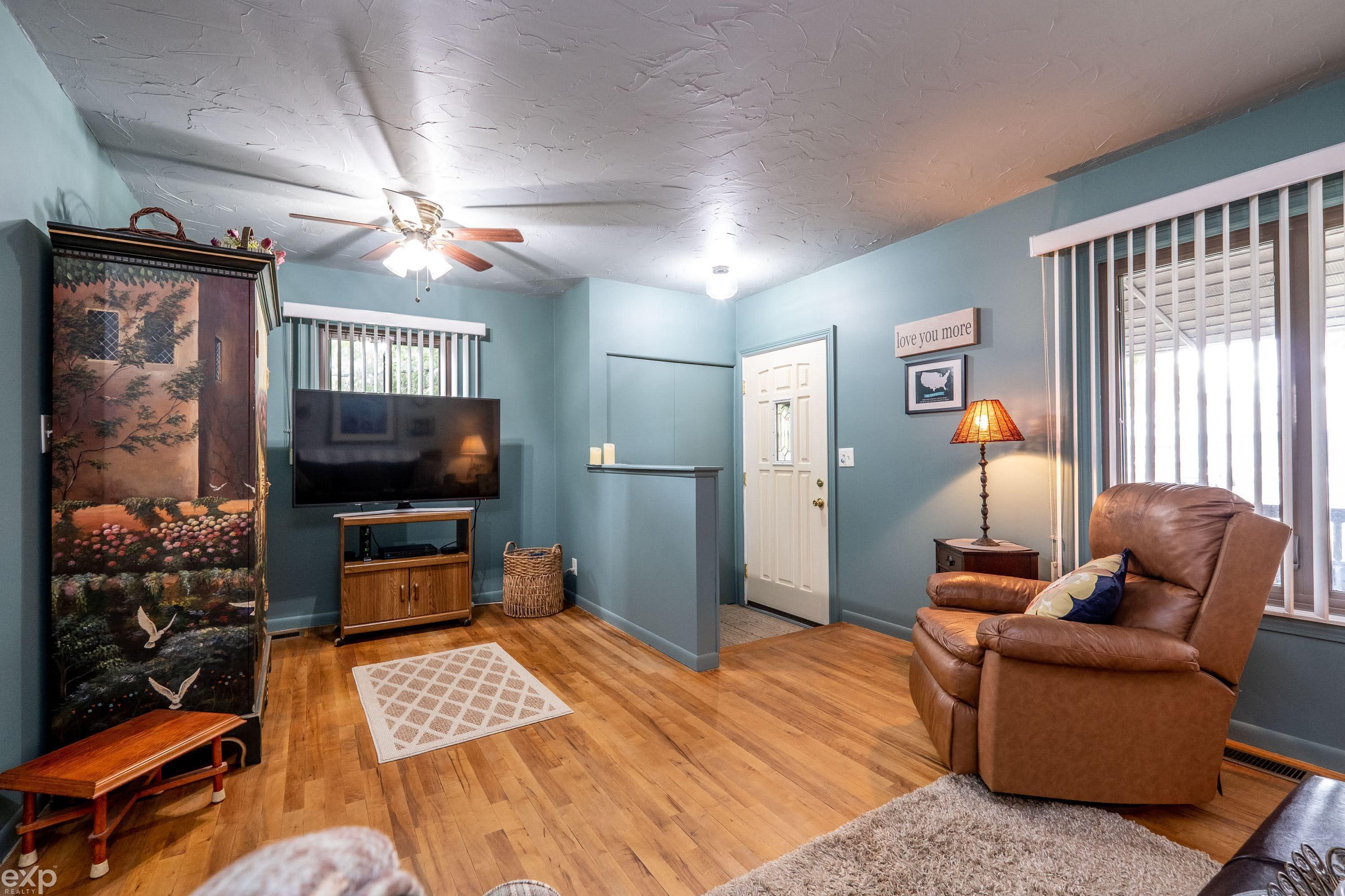 26540 Hoover Road Warren, MI 48089 - Photo 5 of 36