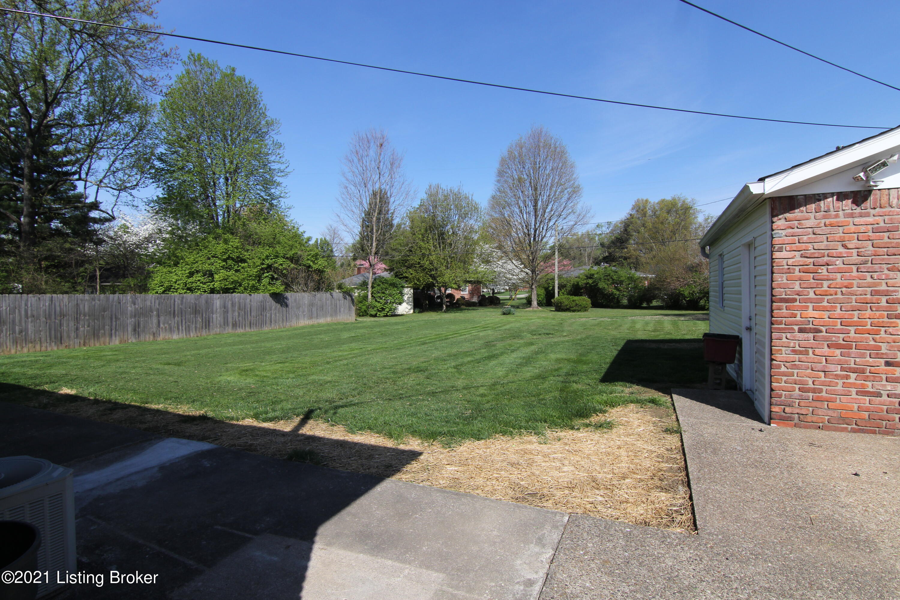 4605 Tween Road Louisville, KY 40207 - Photo 41 of 46 IMG_1082