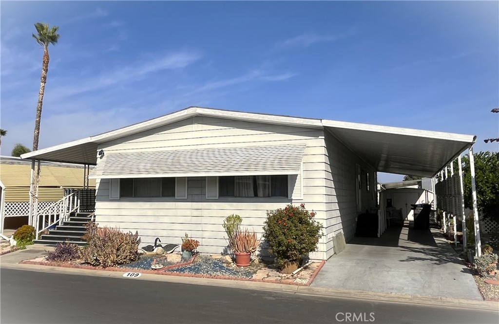 a view of a house with a garage