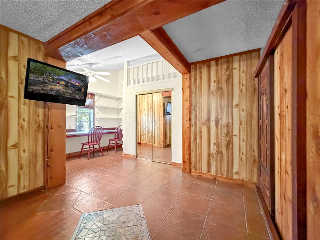 910 Twite Circle Corpus Christi, TX 78418 - Photo 28 of 39 a view of a livingroom with furniture and a window