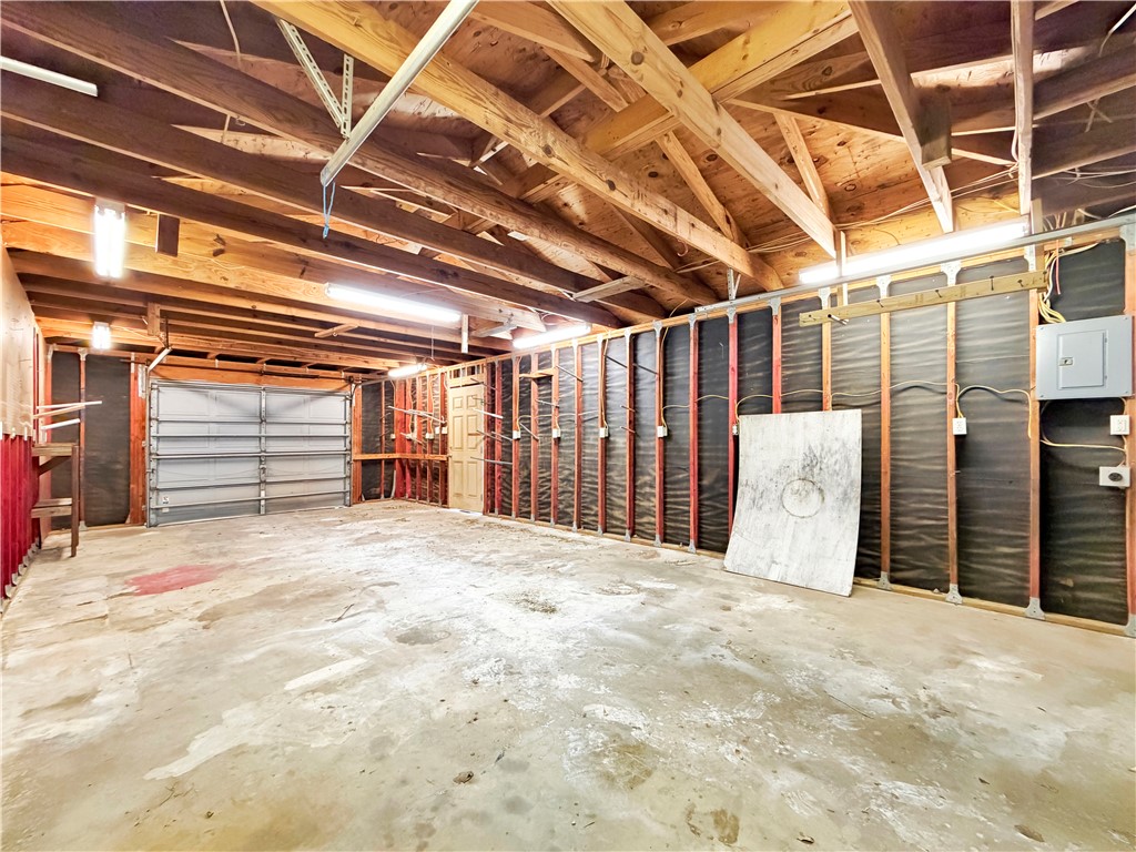 910 Twite Circle Corpus Christi, TX 78418 - Photo 9 of 39 a view of an empty room