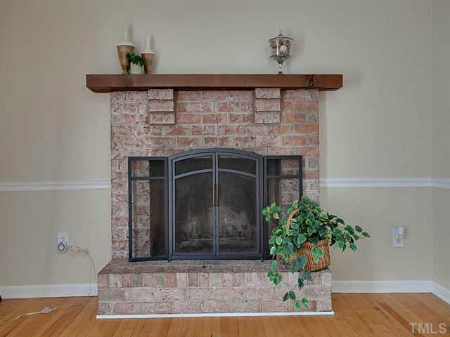 3933 Swarthmore Road Durham, NC 27707 - Photo 11 of 24 Den/Family/Great Room