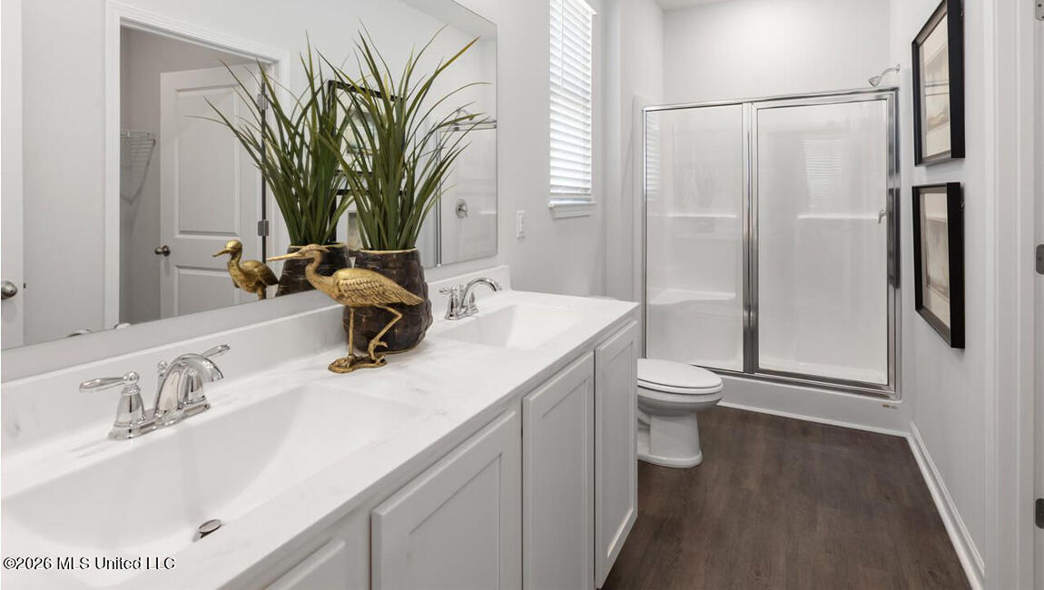 28 Thorn Tree Street Byhalia, MS 38611 - Photo 16 of 19 15_TN_Memphis_Kerry_Owners-Bathroom