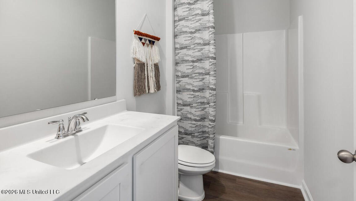 28 Thorn Tree Street Byhalia, MS 38611 - Photo 18 of 19 17_TN_Memphis_Kerry_Bathroom2