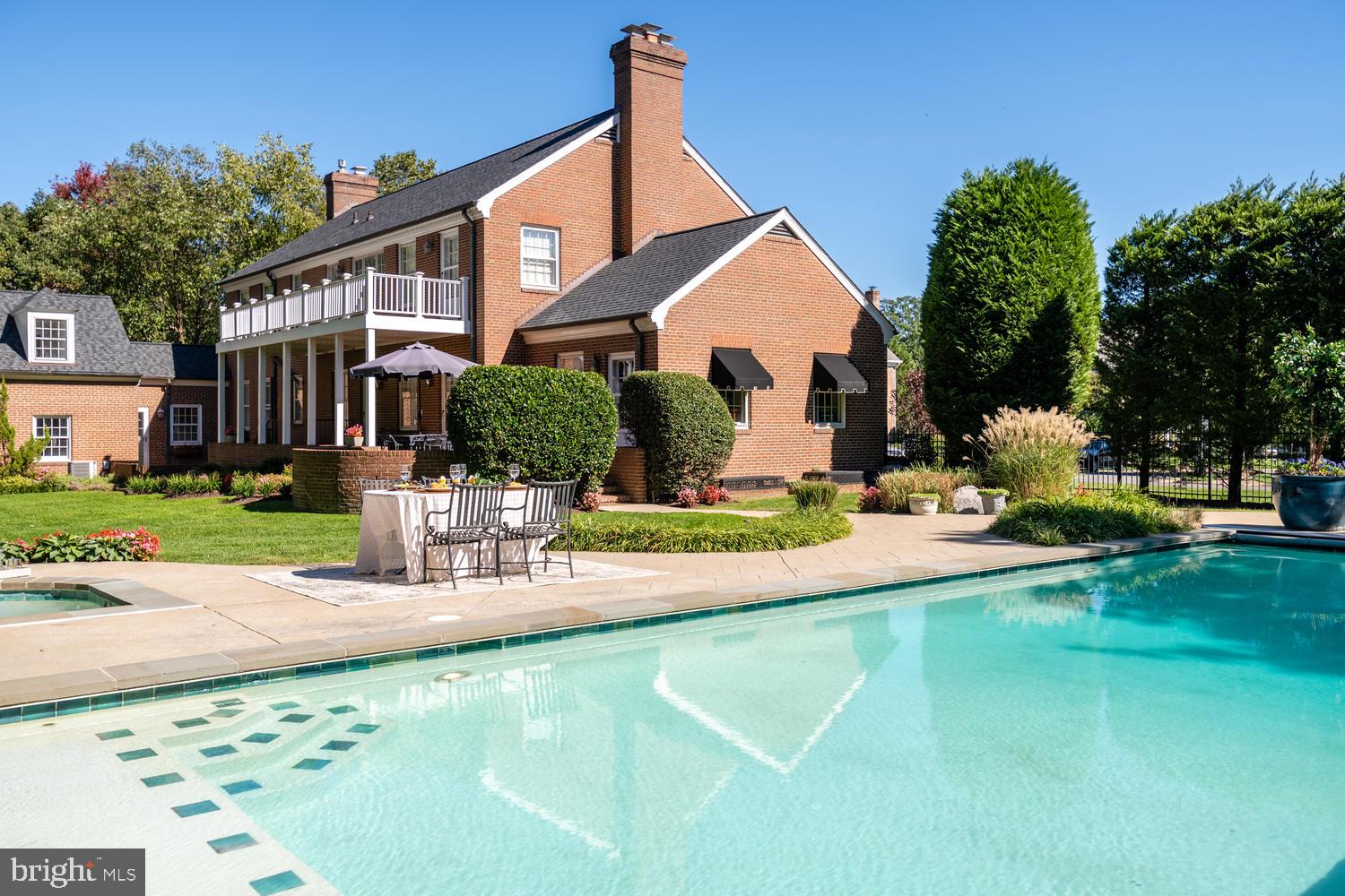 Timeless estate  is pretty as a picture