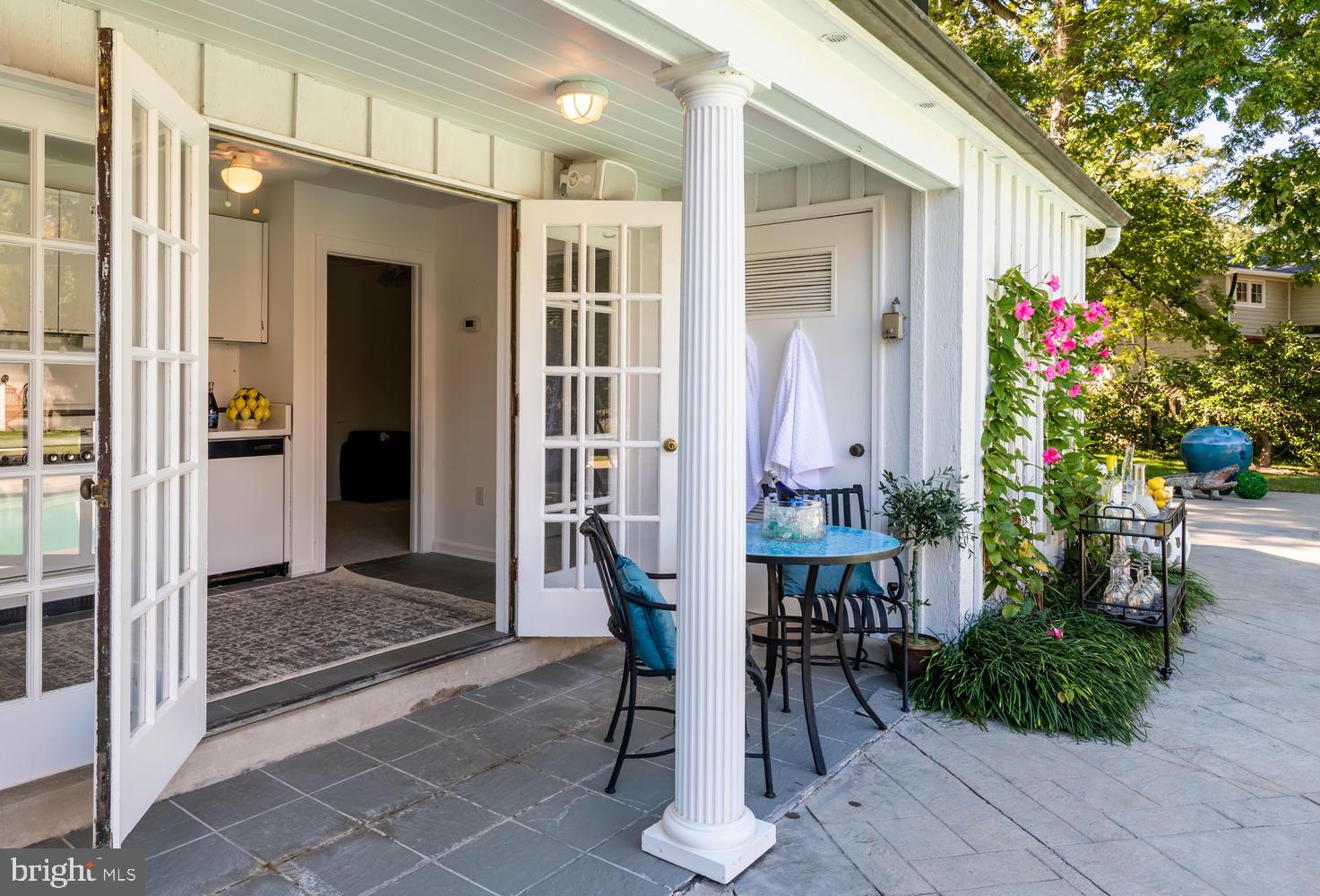 4004 Carson Place Alexandria, VA 22304 - Photo 13 of 93 Guest/pool house with vintage kitchenette