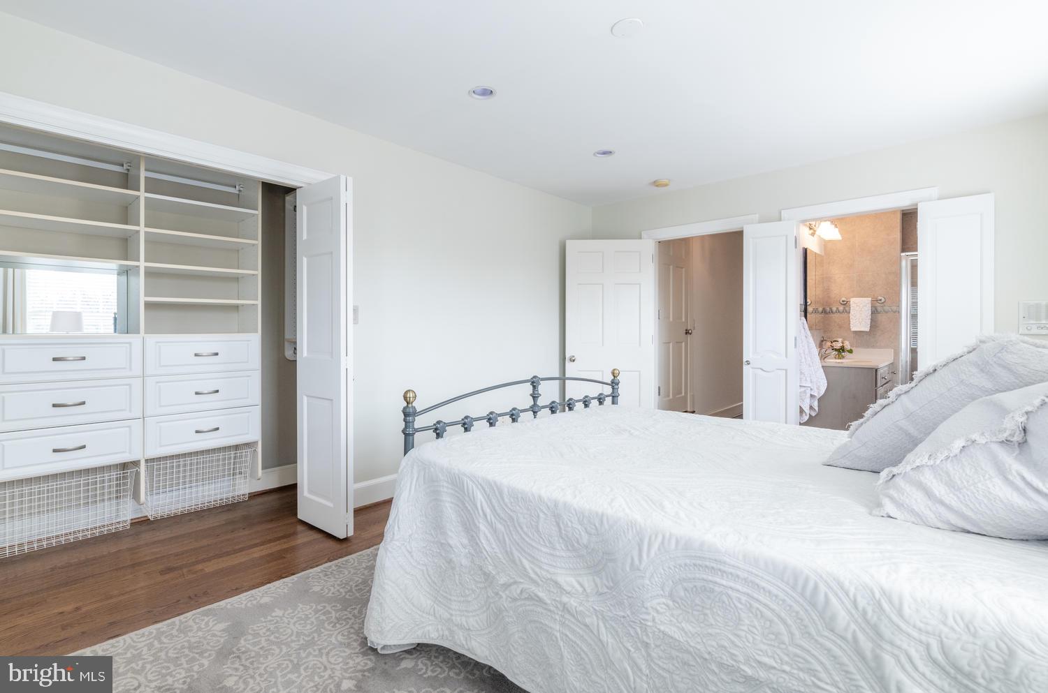 4004 Carson Place Alexandria, VA 22304 - Photo 48 of 93 Tons of custom storage