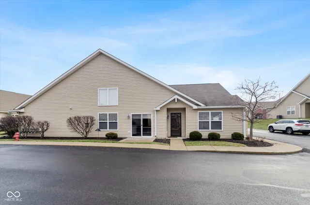 $325,000 | 9733 Windy Lane, Unit 100, Fishers, IN 46037