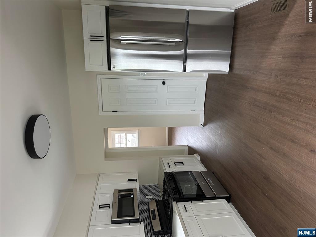 724 3rd Street Lyndhurst, NJ 07071 - Photo 5 of 13