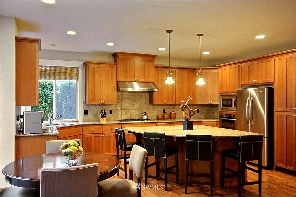 907 South 36th Place Renton, WA 98055 - Photo 7 of 15 Gallery Image 7