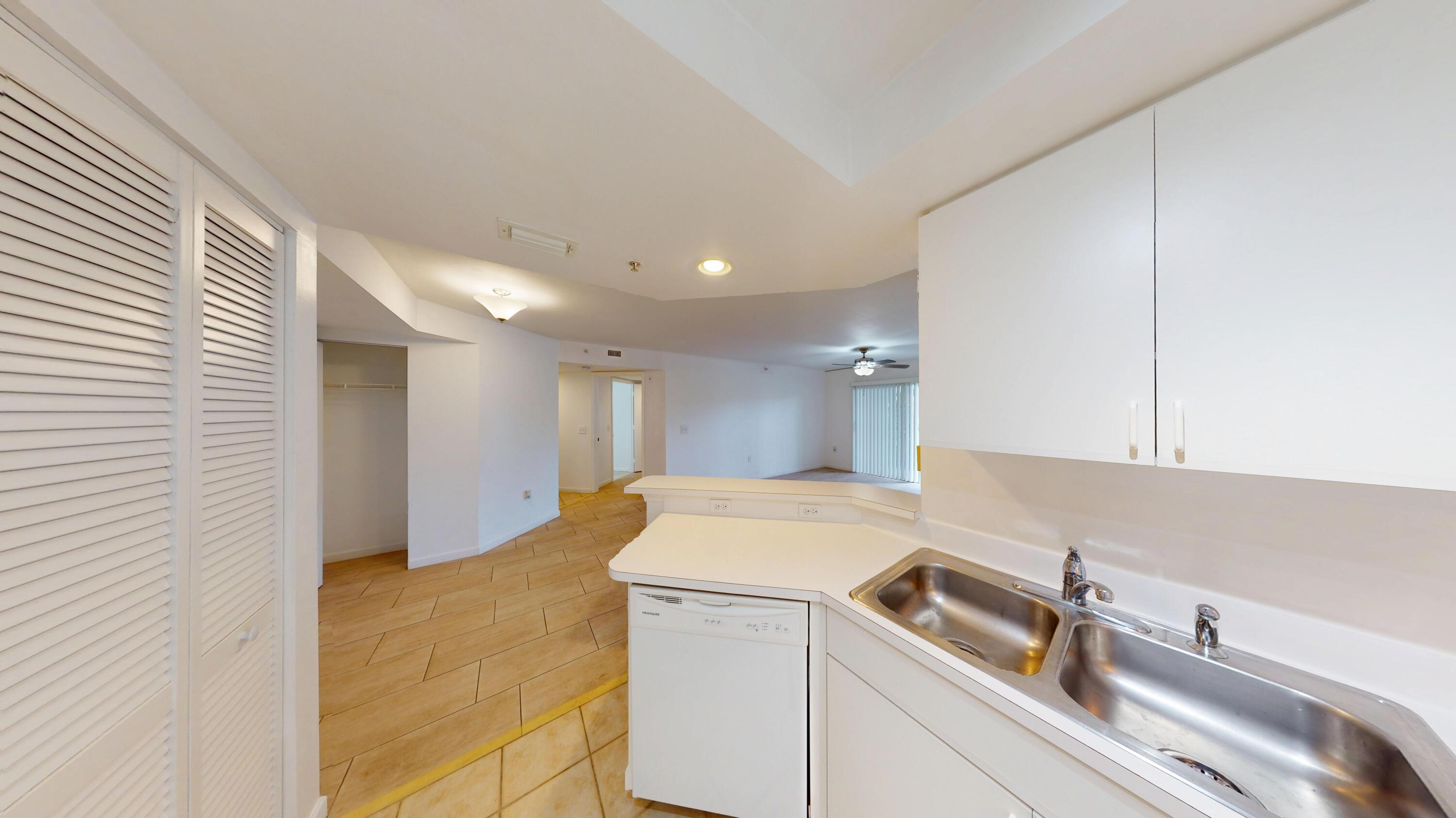 4187 Haverhill Road, Unit 503 West Palm Beach, FL 33417 - Photo 11 of 20 4187-N-Haverhill-Rd-503-01052026_163732