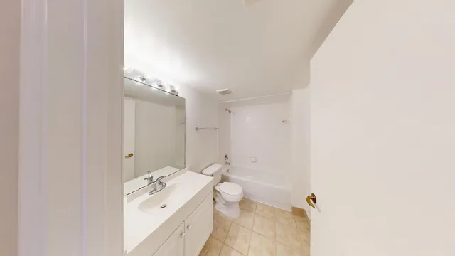 $1,950 | 4187 Haverhill Road, Unit 503, West Palm Beach, FL 33417