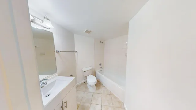 $1,950 | 4187 Haverhill Road, Unit 503, West Palm Beach, FL 33417