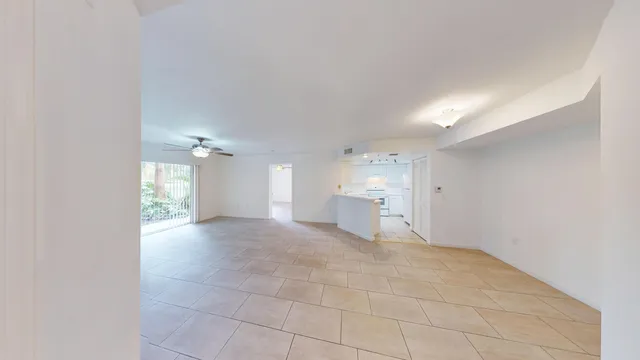 $1,950 | 4187 Haverhill Road, Unit 503, West Palm Beach, FL 33417