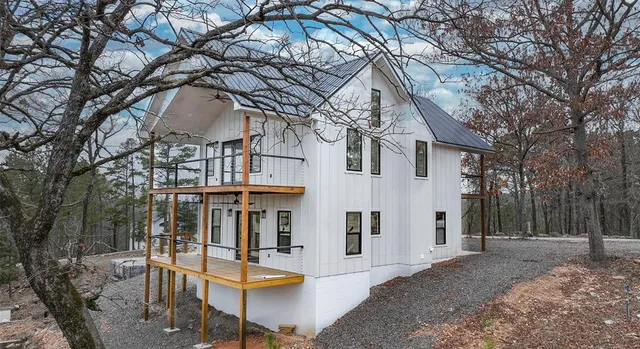 $475,000 | 283 Lake Village Drive, Murfreesboro, AR 71958