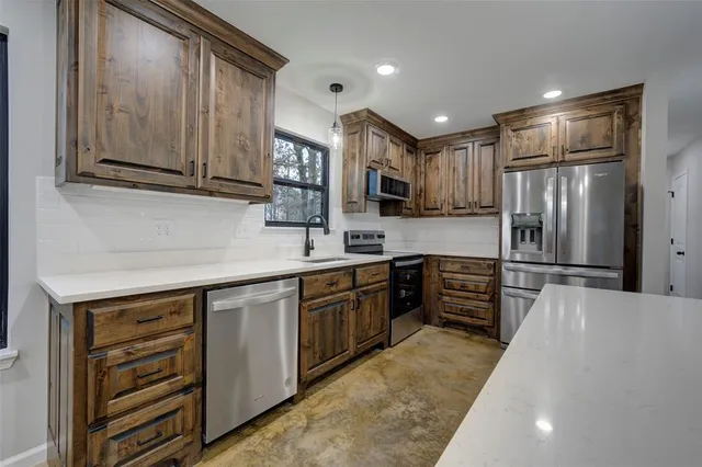 $475,000 | 283 Lake Village Drive, Murfreesboro, AR 71958