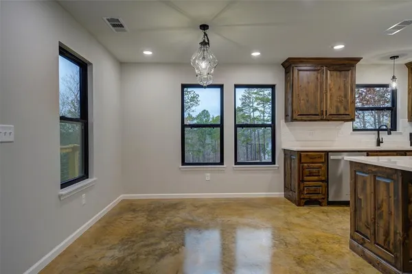 $475,000 | 283 Lake Village Drive, Murfreesboro, AR 71958