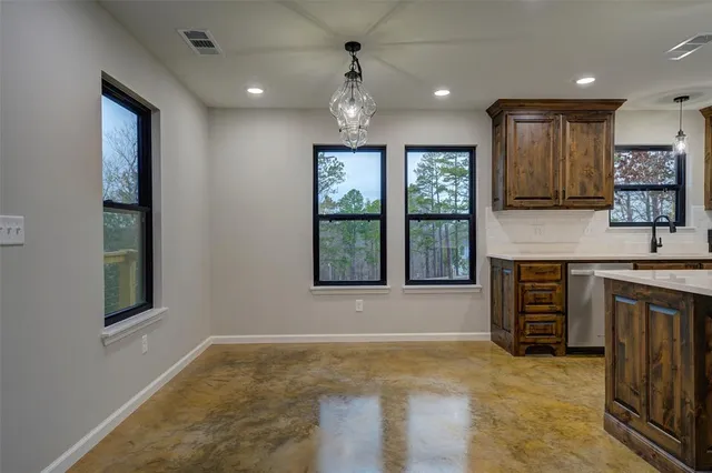 $475,000 | 283 Lake Village Drive, Murfreesboro, AR 71958