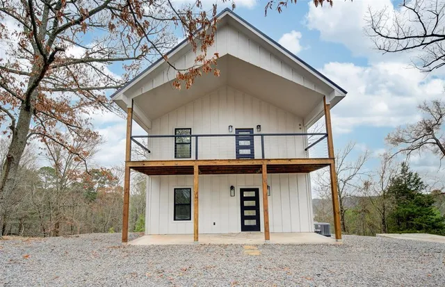 $475,000 | 283 Lake Village Drive, Murfreesboro, AR 71958