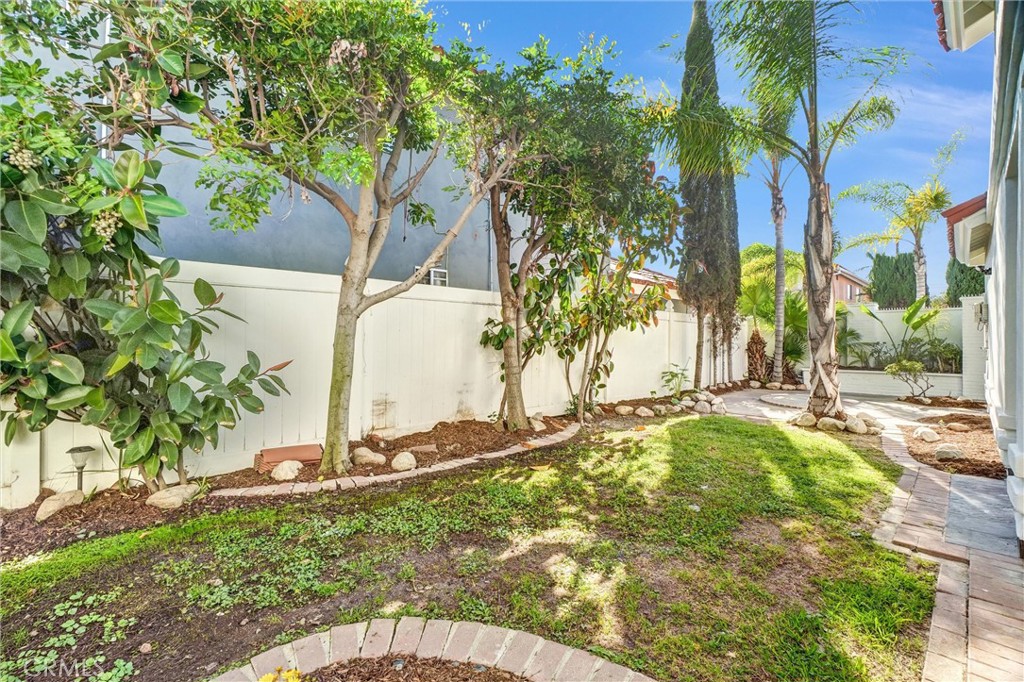 3545 Locust Avenue Long Beach, CA 90807 - Photo 22 of 48
