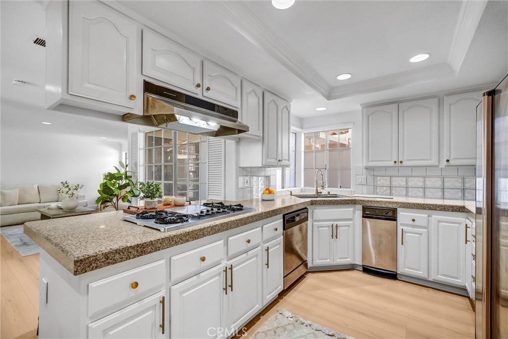 3545 Locust Avenue Long Beach, CA 90807 - Photo 8 of 48