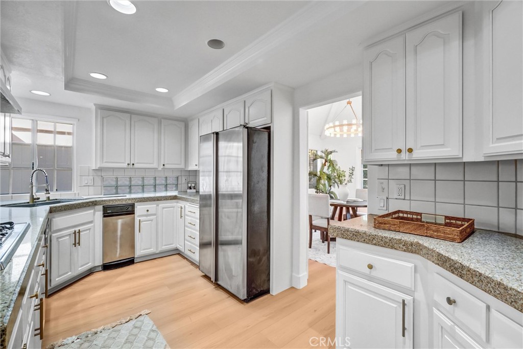 3545 Locust Avenue Long Beach, CA 90807 - Photo 9 of 48