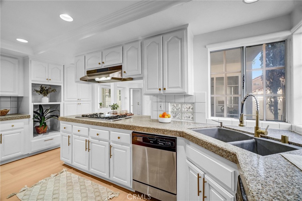 3545 Locust Avenue Long Beach, CA 90807 - Photo 10 of 48