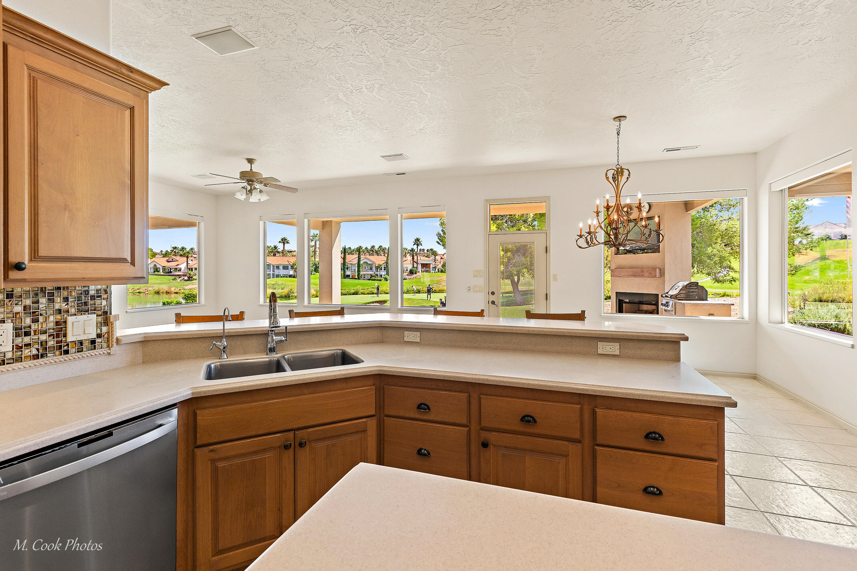 2279 West Rivers Edge Lane St. George, UT 84770 - Photo 17 of 61 Kitchen