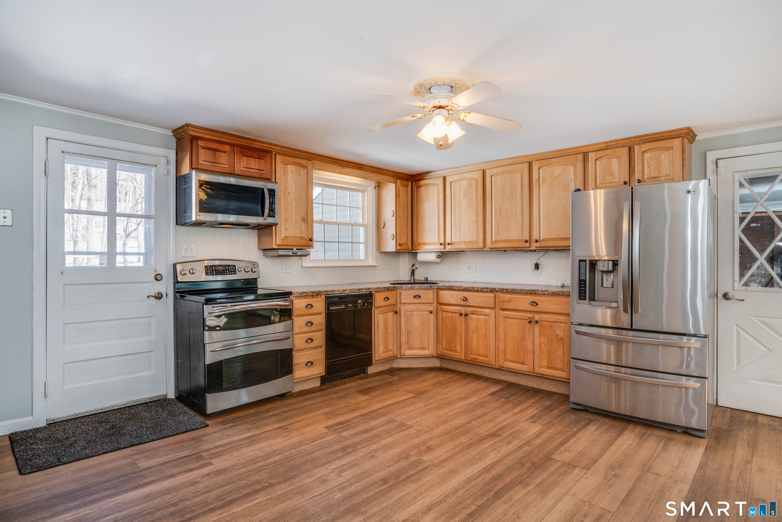 23 Keyes Street Farmington, CT 06085 - Photo 11 of 39