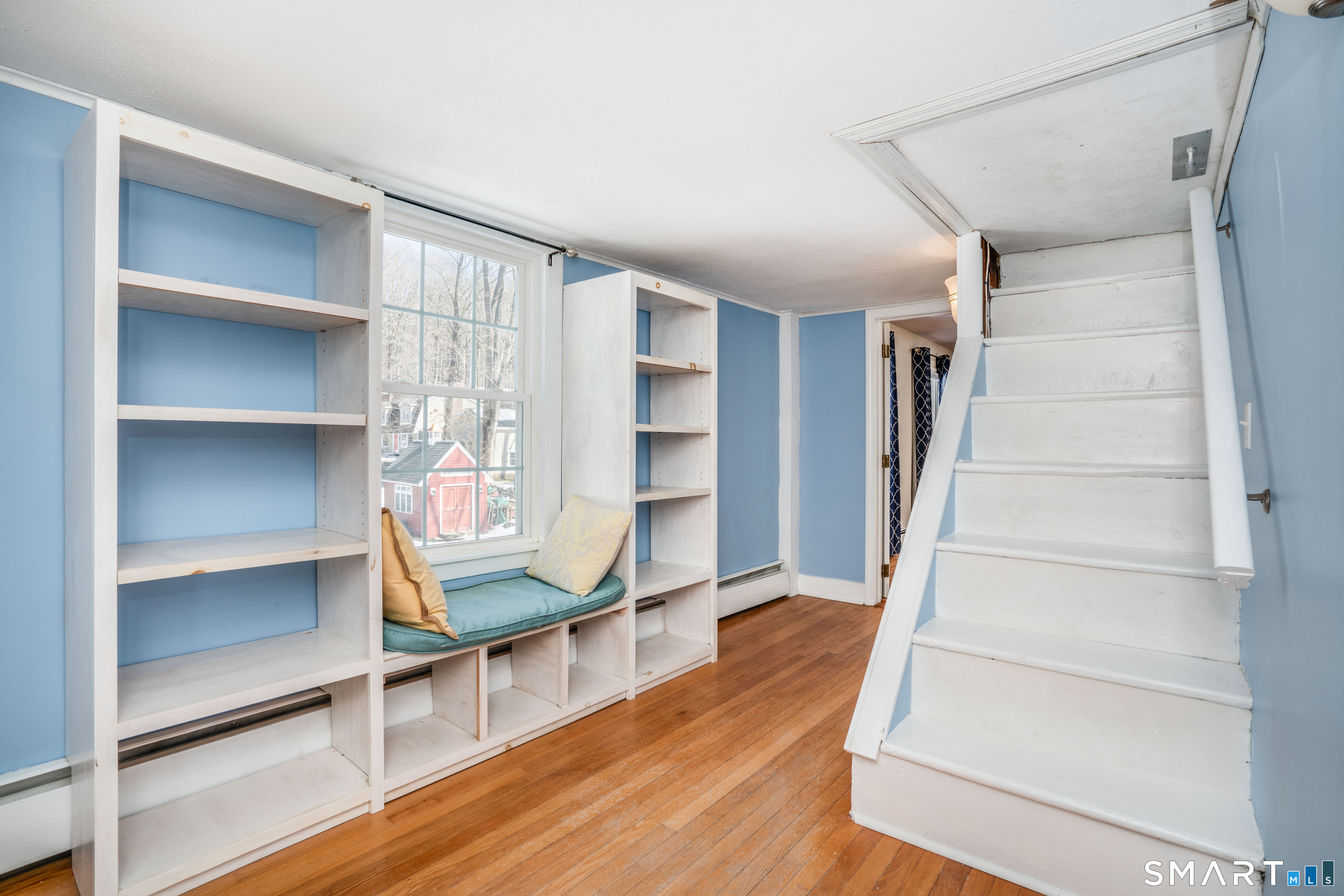 23 Keyes Street Farmington, CT 06085 - Photo 28 of 39 Sitting Room Area