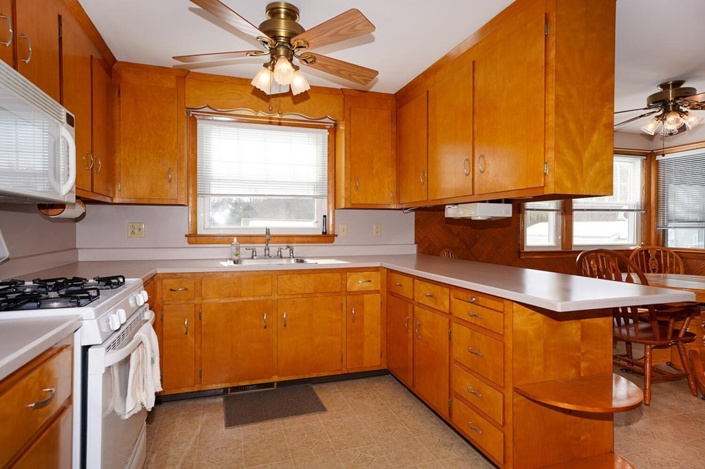 39 Mill Road Chelmsford, MA 01824 - Photo 6 of 42 Gallery Image 6