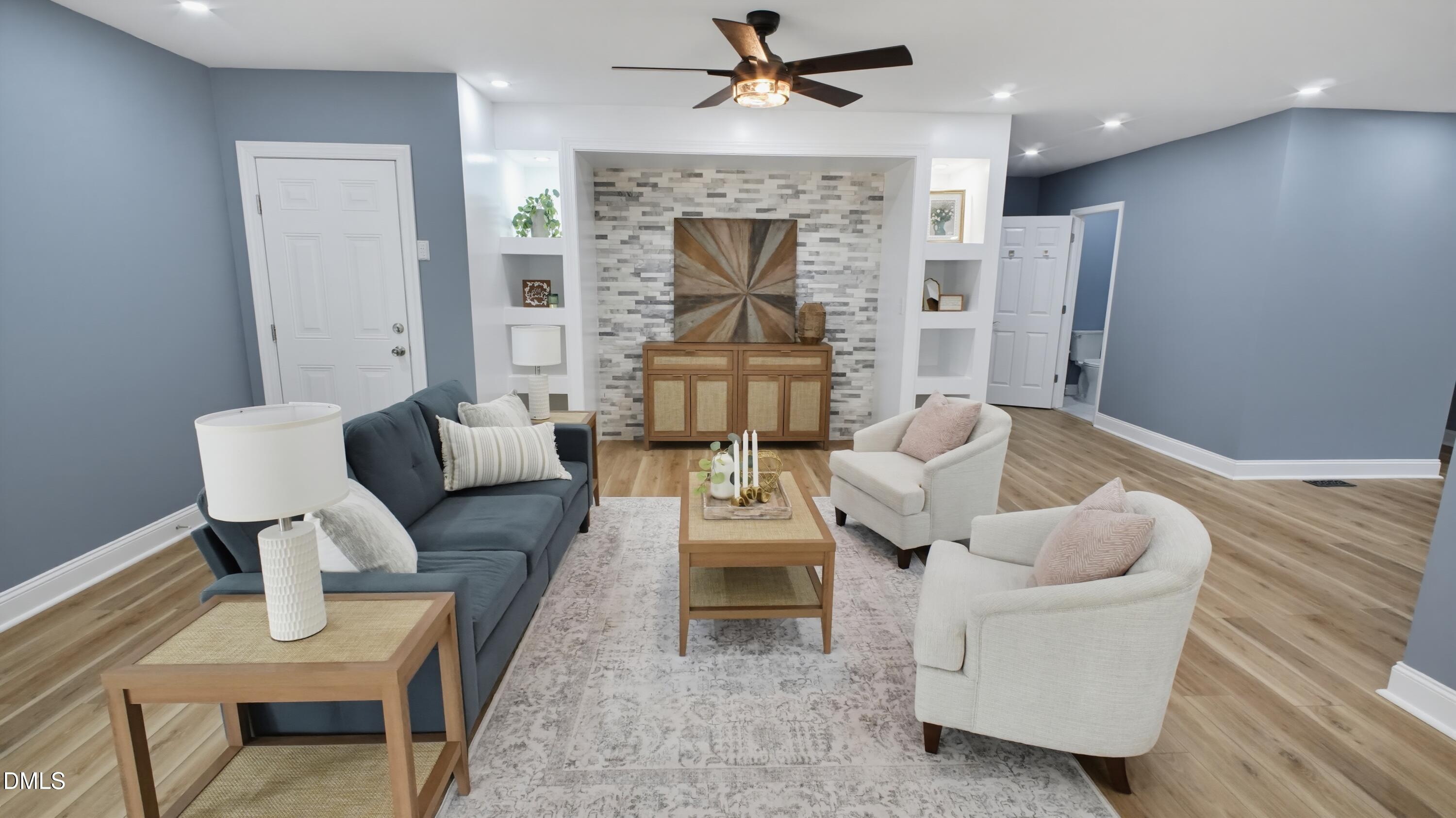 730 NW Boulevard Clinton, NC 28328 - Photo 22 of 68 Family Room