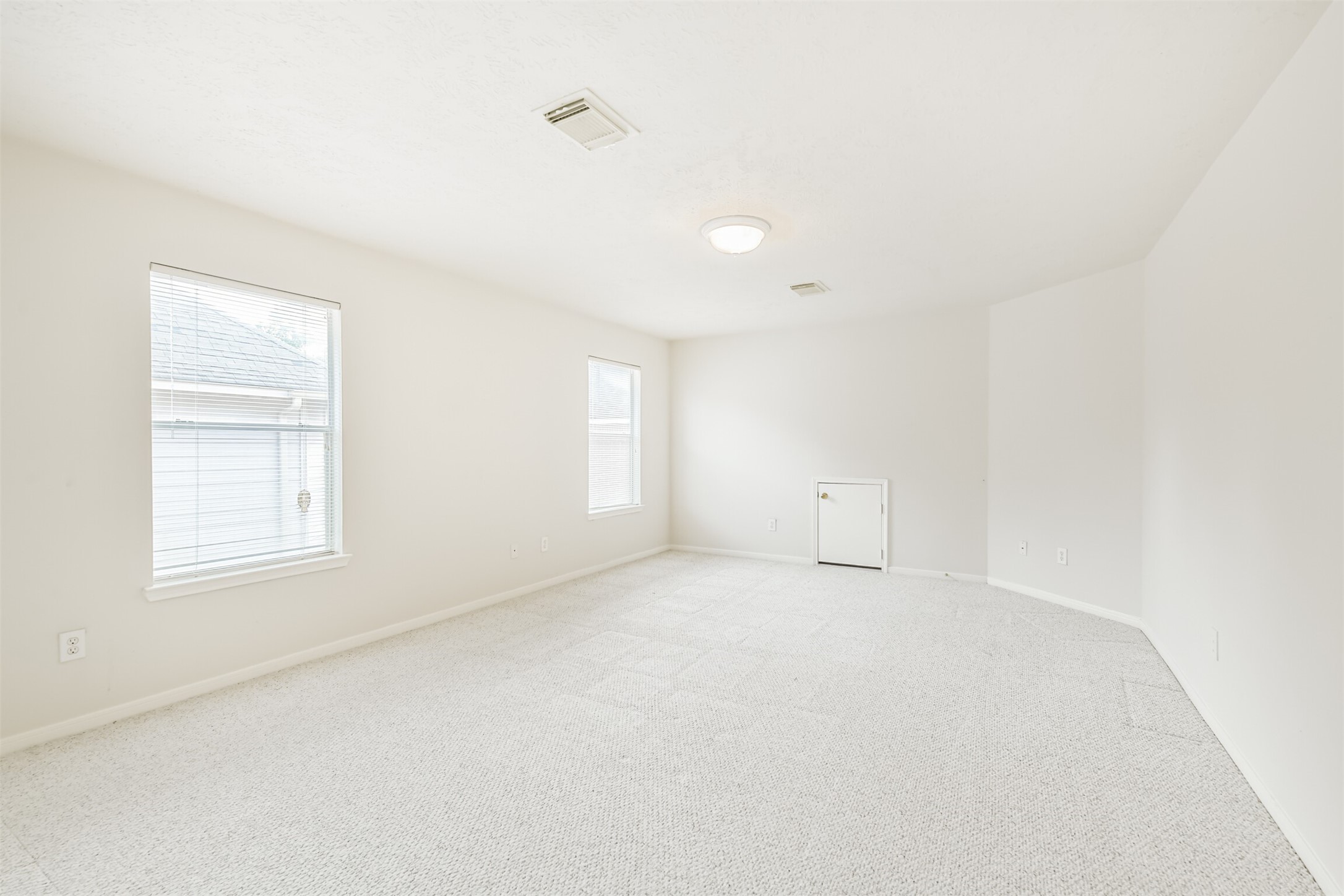 823 Hannock Glen Lane Spring, TX 77373 - Photo 39 of 48 an empty room with windows