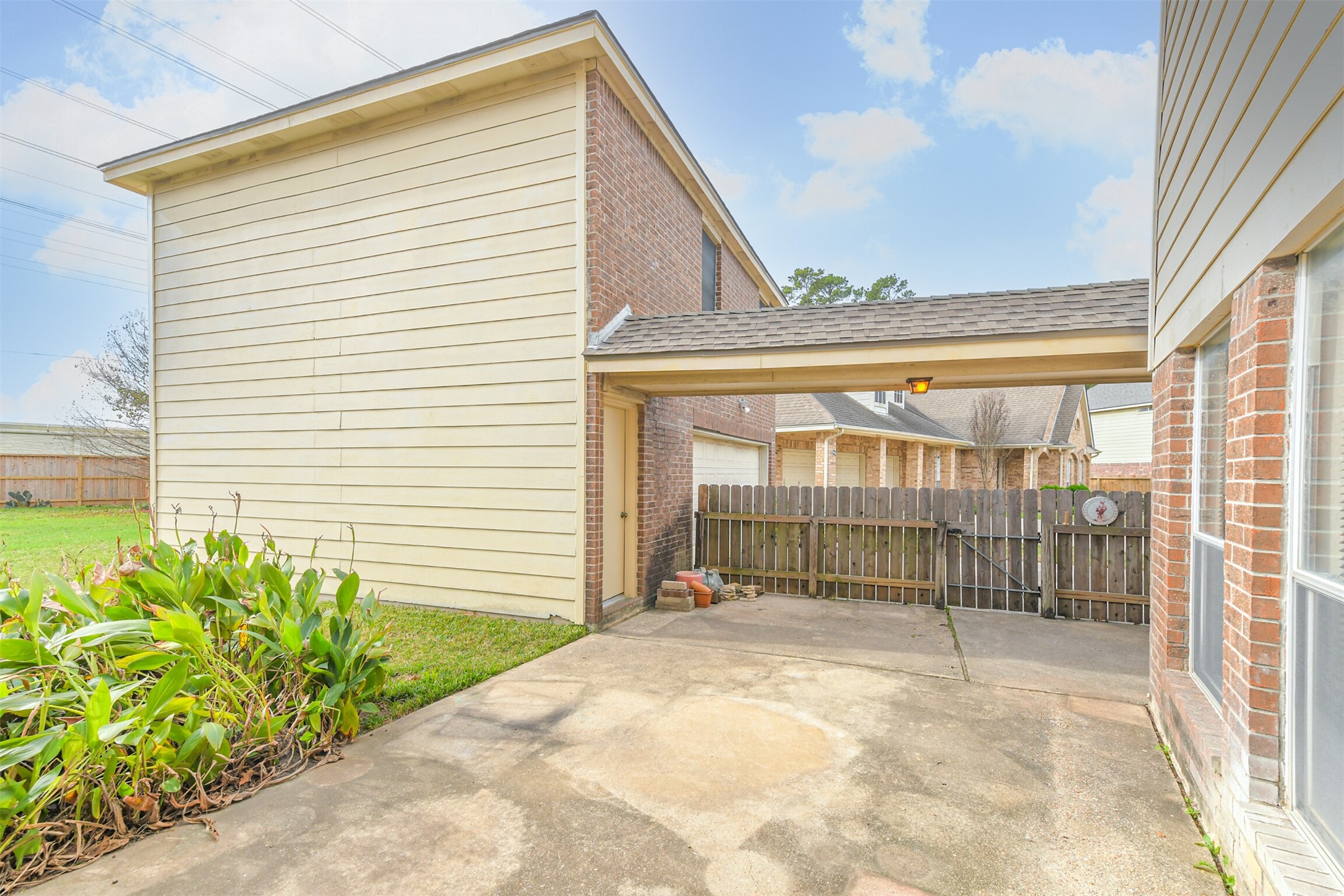 823 Hannock Glen Lane Spring, TX 77373 - Photo 6 of 48 a view of a house with a porch