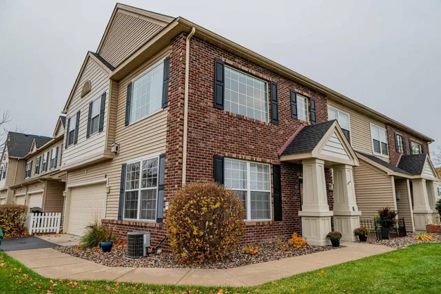 $285,000 | 11394 Eldorado Street Northeast, Unit E, Blaine, MN 55449